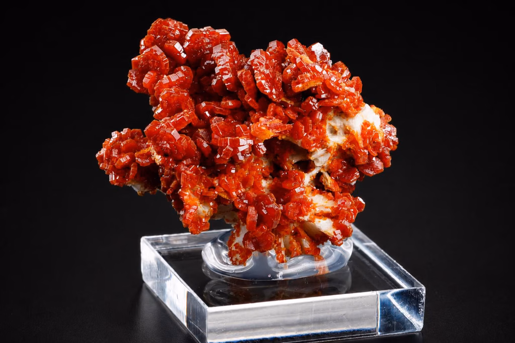 Vanadinite-Baryte-Crystal.avif